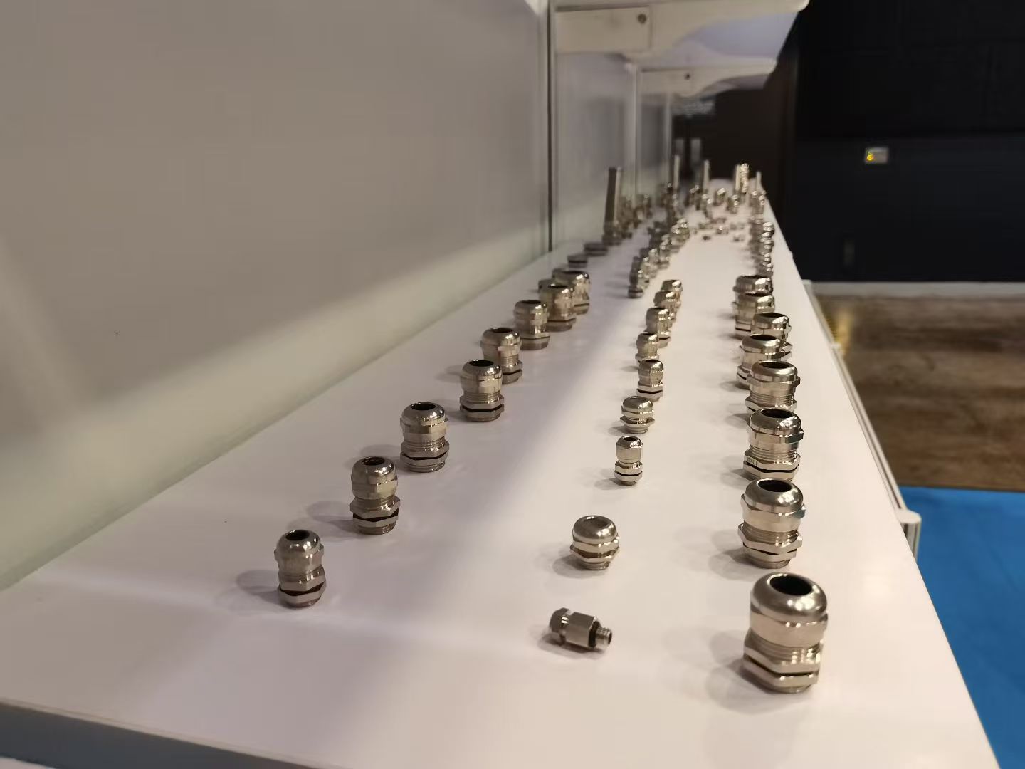 Metal cable glands in a range of sizes
